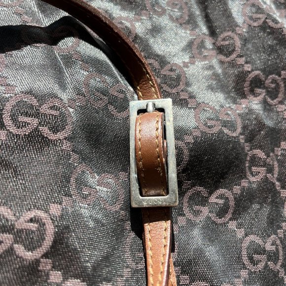 Small Gucci Hobo 7/1/2"x9/3/4" - Picture 2 of 8